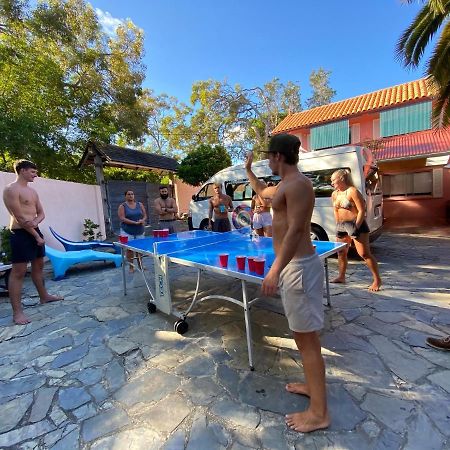 Auberge de jeunesse Dolphins Backpackers à Sunshine Beach Extérieur photo