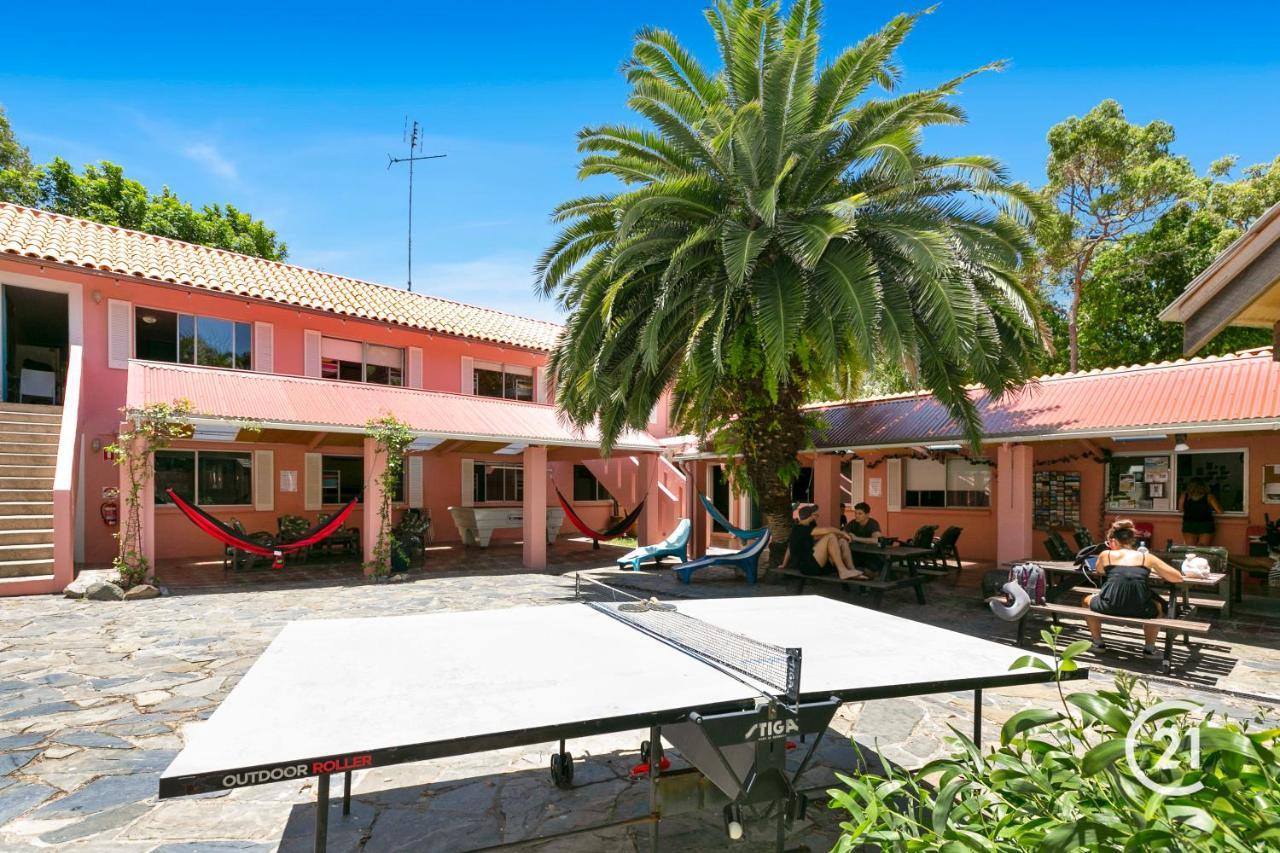 Auberge de jeunesse Dolphins Backpackers à Sunshine Beach Extérieur photo
